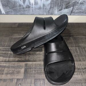 OOFOS OOahh Recovery Slide in black Women's SZ 10
